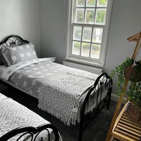 Quay Cottage Parkgate  ภายนอก รูปภาพ